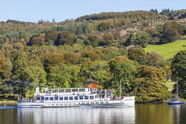 England, Cumbria, Lake District, Windermere, Excursion Steamboat