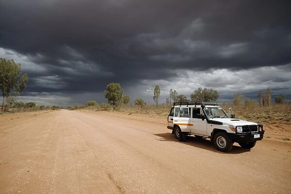 Australia, Northern Territory, 4-wheel-drive parked on Mereenie Loop Road