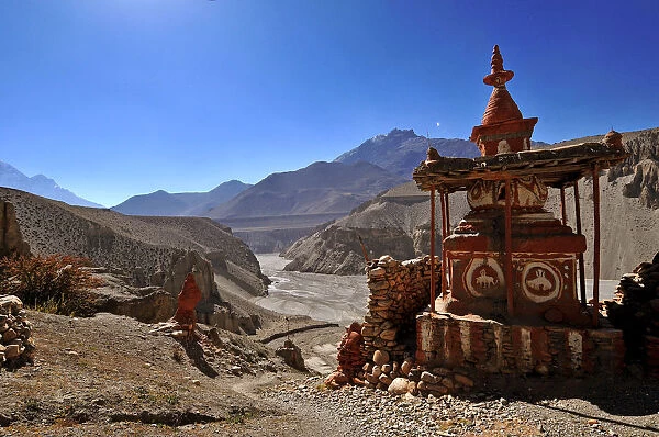 Tangbe village chortens (stupas) in Mustang