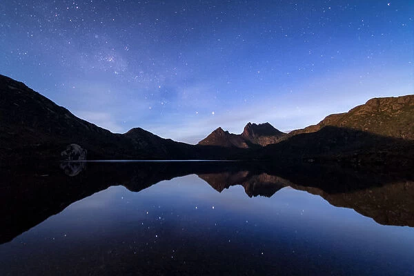 Cradle Mountain by night