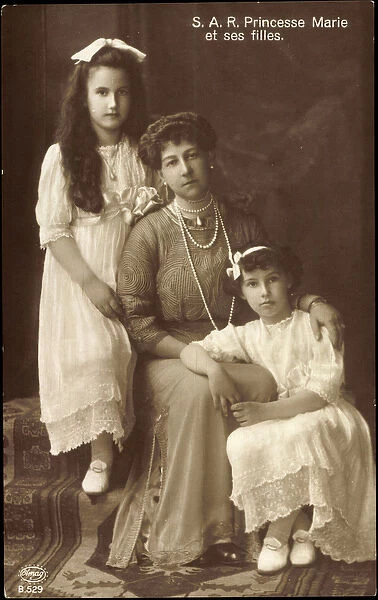 Ak S. A. R. Princess Marie of Greece with her daughters, Amag B 529 (b  /  w photo)