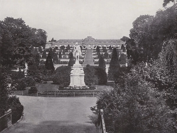 Potsdam, Denkmal Friedrich Des Grossen Und Blick Auf Das Schloss Sanssouci (b  /  w photo)