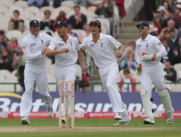 Jonathan Trott Celebrates His Catch With Swann & Cook Jo