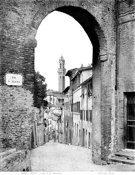 The Arco di San Giuseppe in Via Sant'Agata, Siena