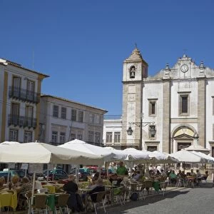 Giraldo Square and St. Antons Church, Evora, UNESCO World Heritage Site, Portugal
