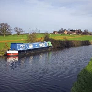 Narrow boat on the Worcester and Birmingham Canal, Tardebigge Locks, Worcestershire