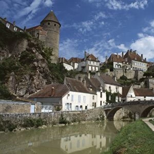 Town of Semur-en-Auxois, Cotes d Or, Bourgogne (Burgundy), France, Europe