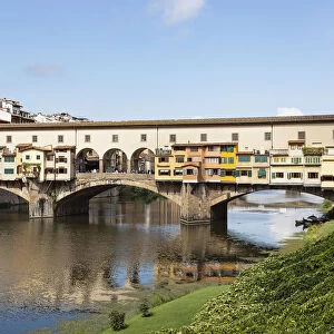 Italy, Tuscany, Florence, Ponte Vecchio and the River Arno