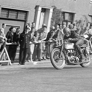 Dennis Lashmar (LEF) 1951 Lightweight TT