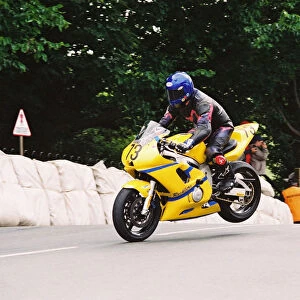 Eric Wilson (Yamaha) 2004 Senior TT