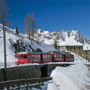 FRANCE-French Alps (Haute-Savoie)-CHAMONIX-MONT-BLANC: Le Montenvers / Winter Train