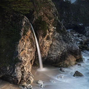 USA, California, Julia Pfeiffer Burns State Park. McWay Falls into small cove