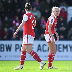 Arsenal Rivals: Williamson and Wubben-Moy in Intense Moment at FA Women's Super League Match