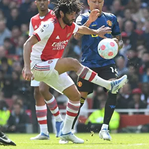 Arsenal vs Manchester United: Elneny Fends Off Lingard in Intense Premier League Clash
