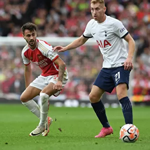 Arsenal vs. Tottenham: Fabio Vieira Closes Down Kulusevski in Intense Premier League Clash (2023-24)