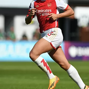 Arsenal's McCabe Shines: Arsenal Women Defeat Aston Villa in FA WSL Thriller