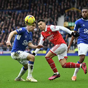 Martinelli vs Coleman & Iwobi: Intense Battle at Goodison Park - Everton vs Arsenal, Premier League 2022-23