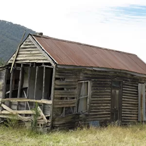 derelict house in rural Australia