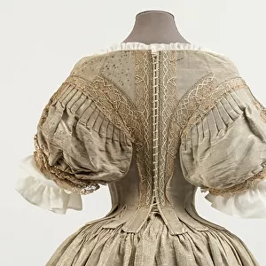 Silver Tissue Dress, 1660s (silver woven silk & metal thread decorated with parchment lace)