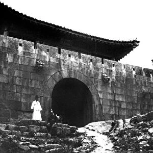 Entrance to a temple, Korea, 1900