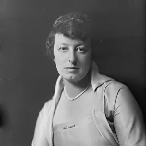 Miss Rena Maitland, portrait photograph, 1918 Dec. 5. Creator: Arnold Genthe