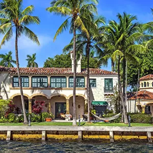 Florida, Fort Lauderdale, upscale home along the Intracoastal waterway