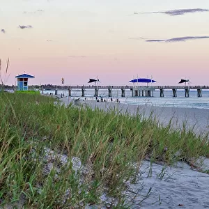 Florida, South Florida, Boynton Beach pier at dusk