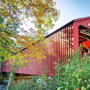 New England, Connecticut, Cornwall, West Cornwall Covered Bridge over Housatonic River